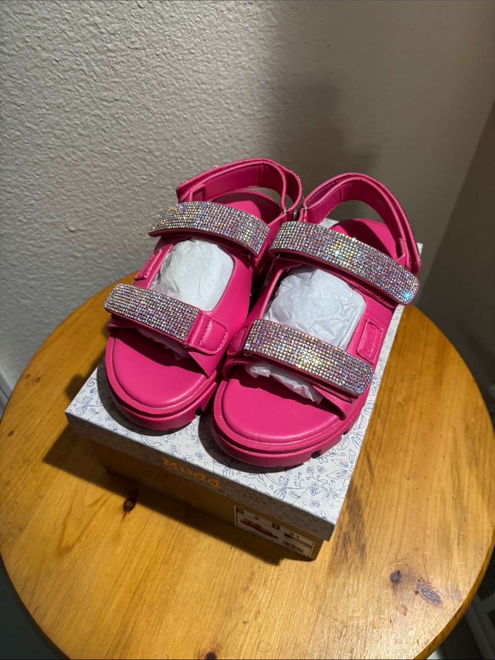Mudd Girls Fuschia Rhinestone Strap Sandals 2 NWT